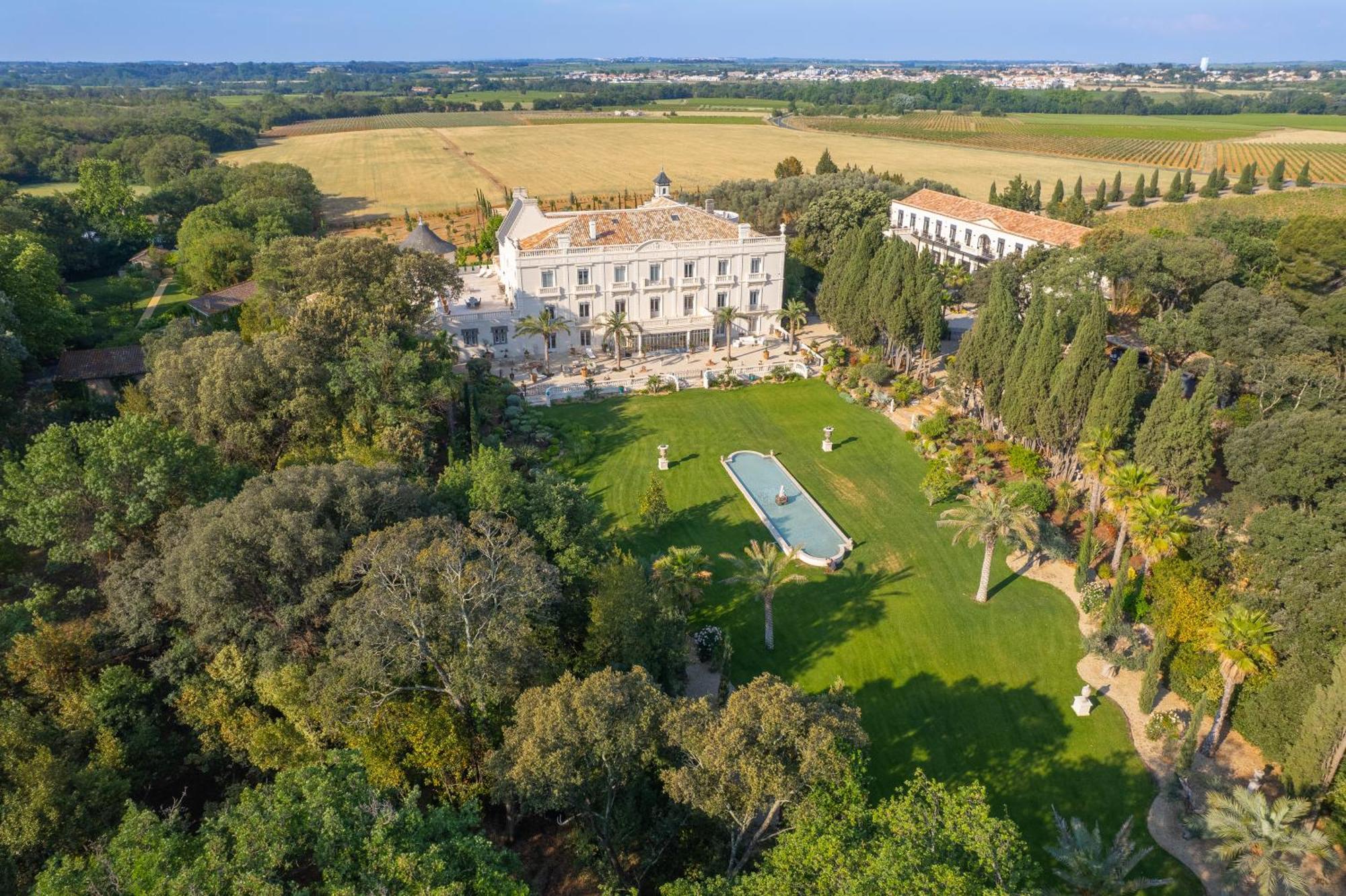 Chateau Hermitage De Combas Aparthotel Servian Esterno foto