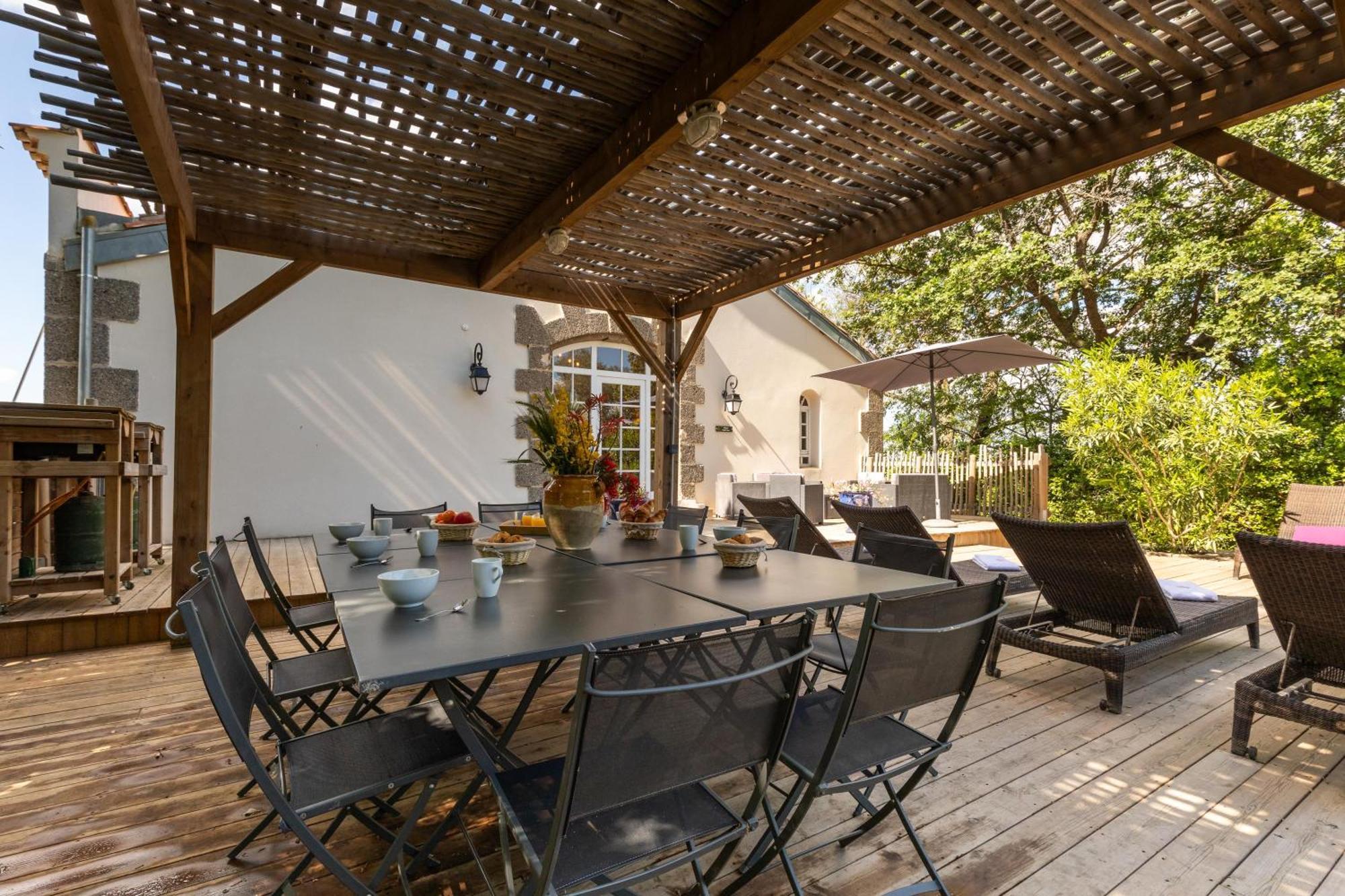 Chateau Hermitage De Combas Aparthotel Servian Esterno foto