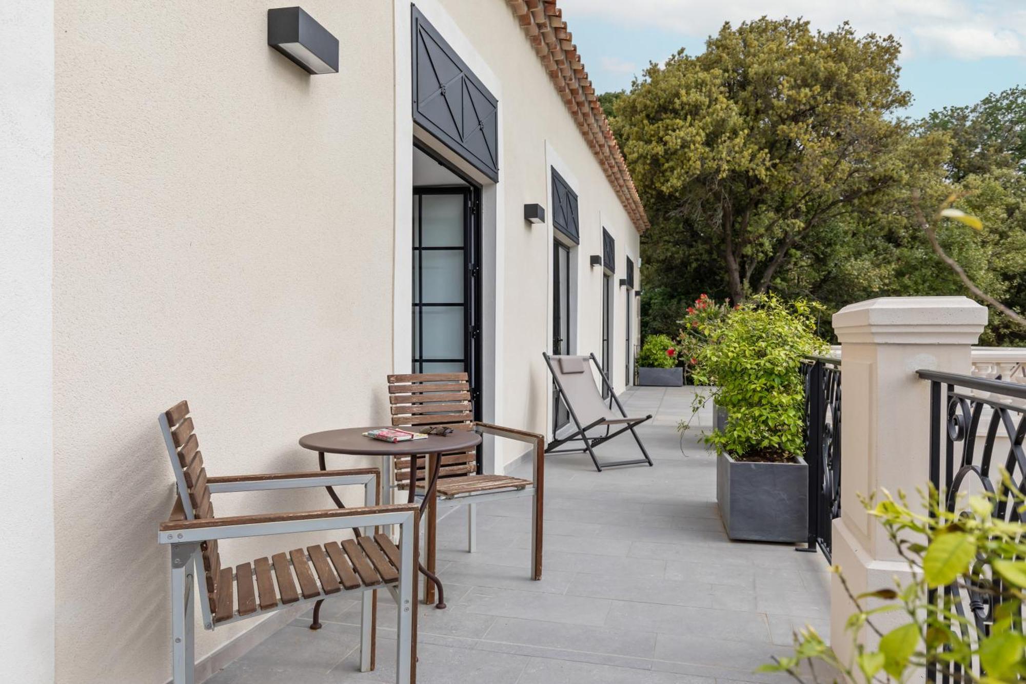 Chateau Hermitage De Combas Aparthotel Servian Camera foto