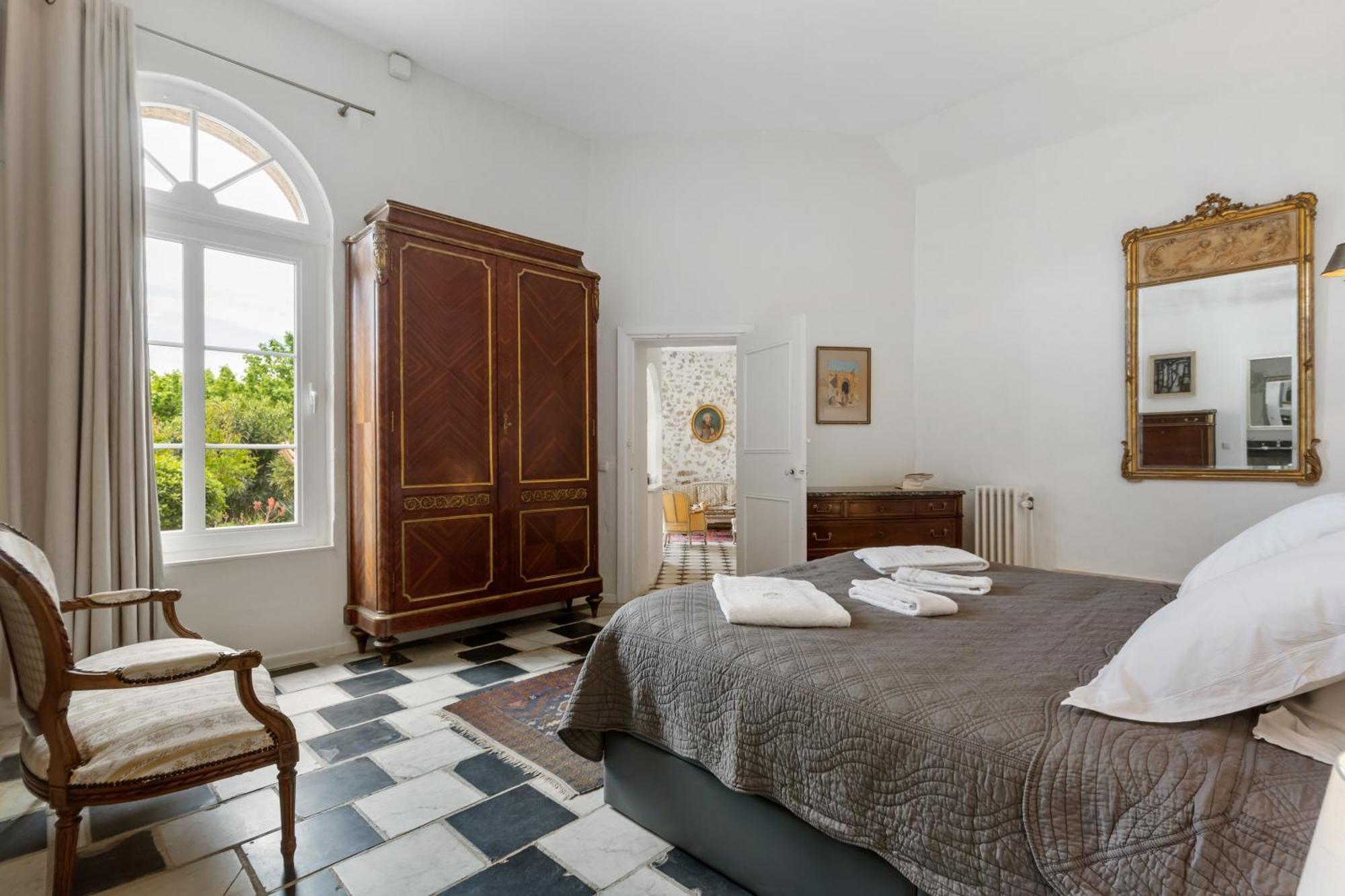 Chateau Hermitage De Combas Aparthotel Servian Esterno foto