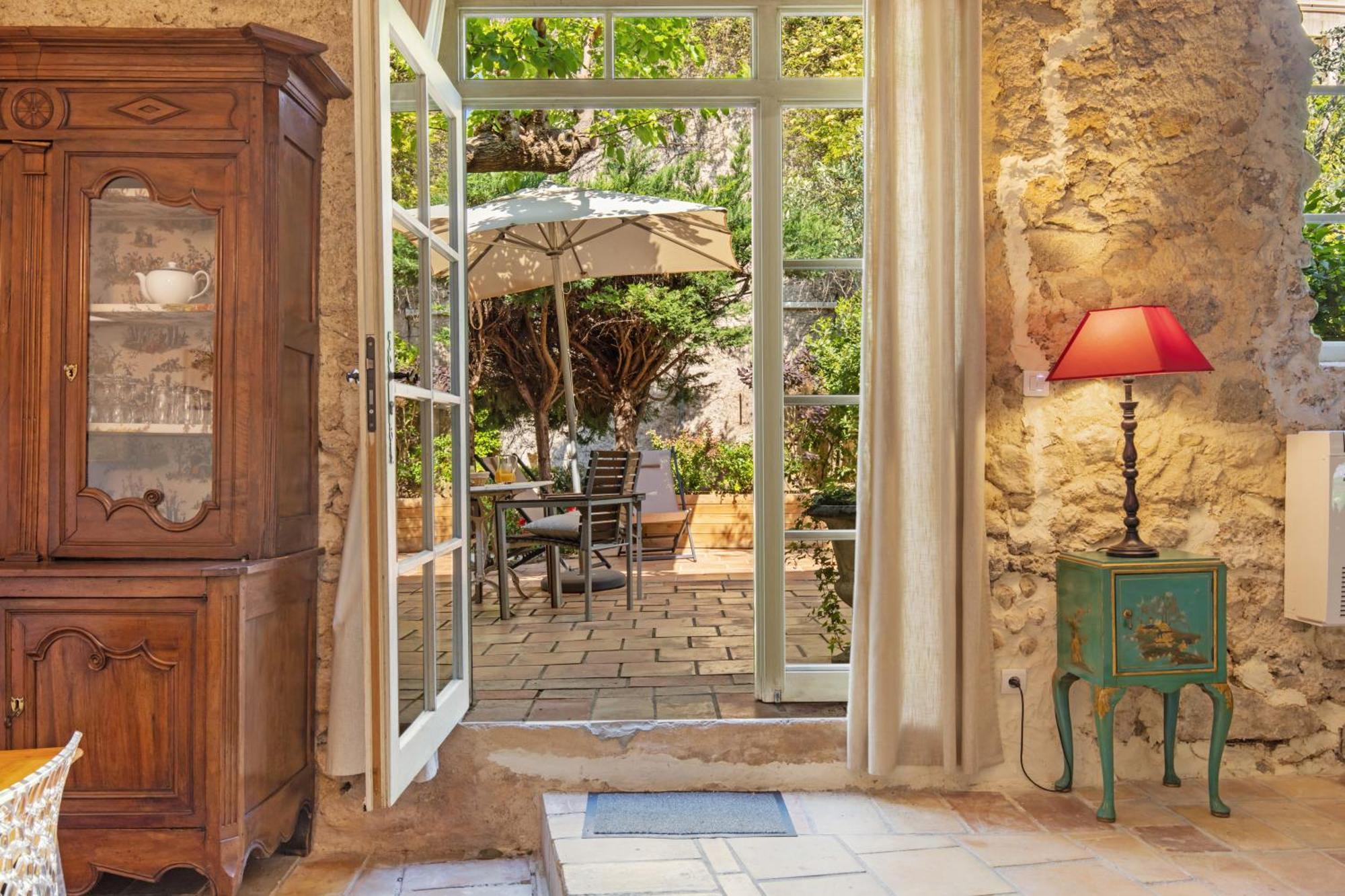 Chateau Hermitage De Combas Aparthotel Servian Esterno foto