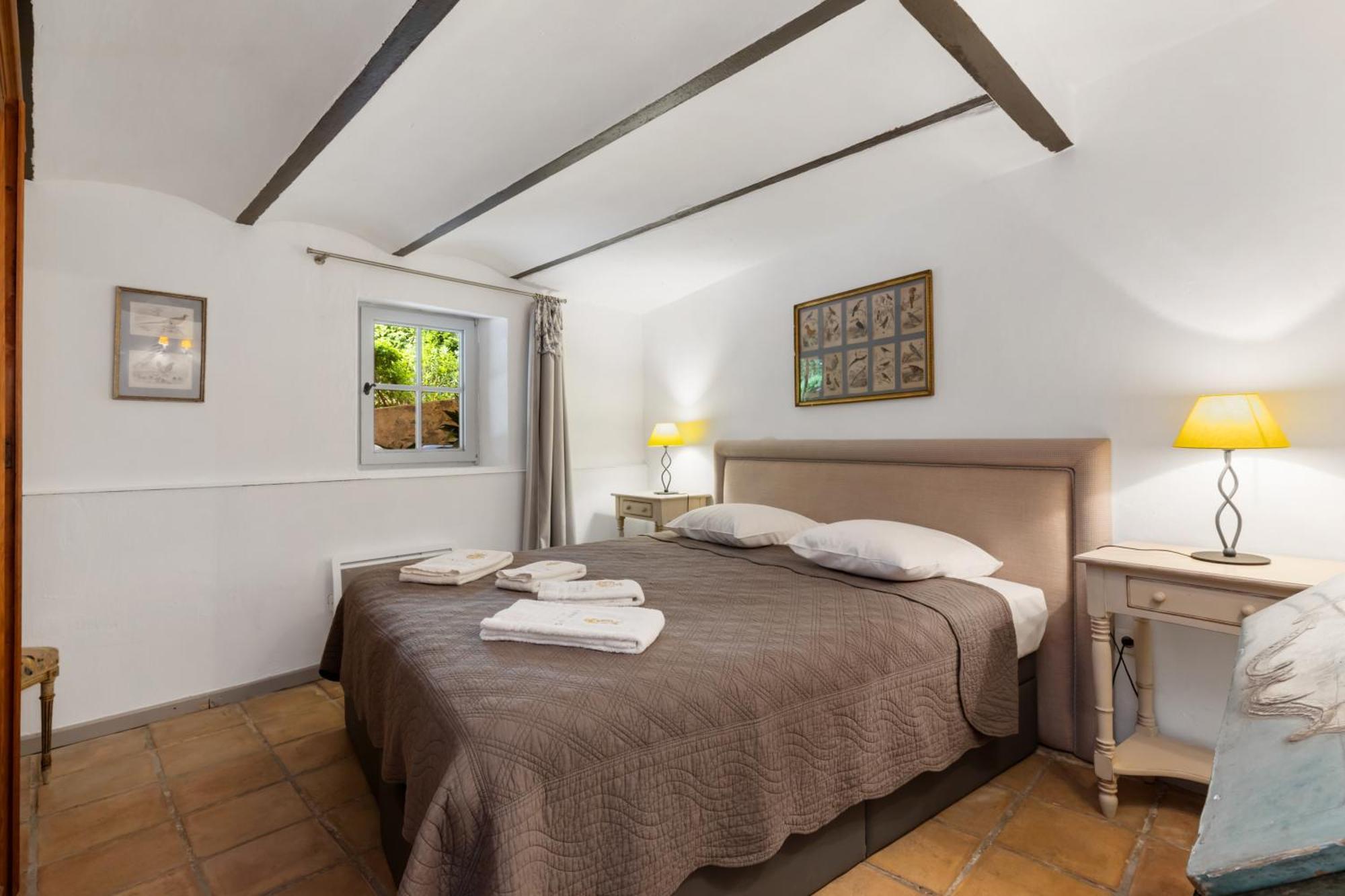 Chateau Hermitage De Combas Aparthotel Servian Esterno foto